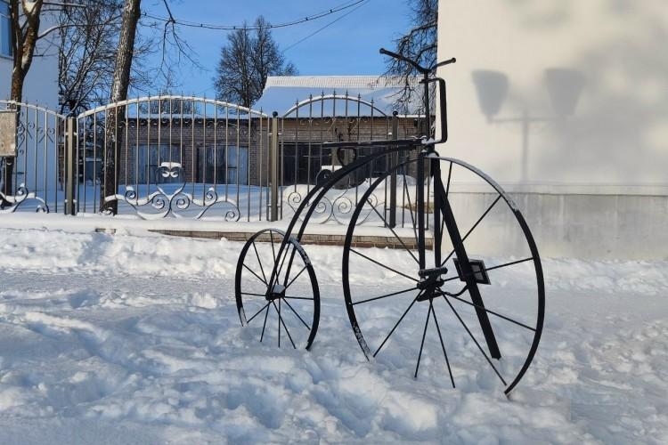 Дед Мороз зажигает печи