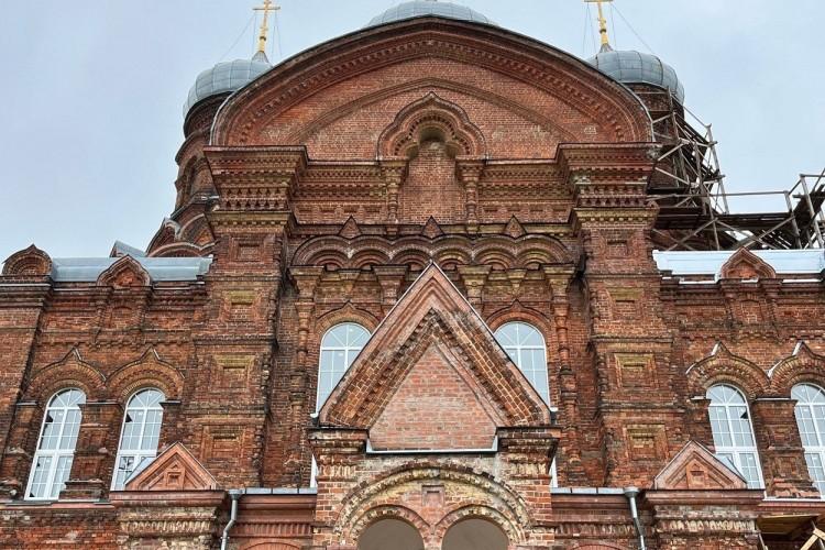 Дед Мороз зажигает печи