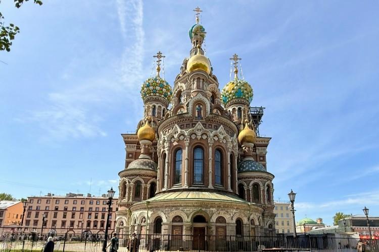 Летят алмазные фонтаны