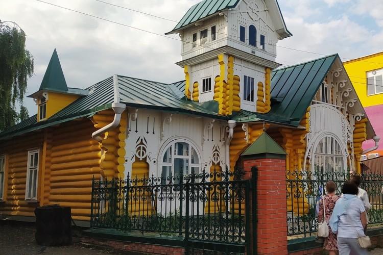 Путешествие из сапожного царства в город будущего