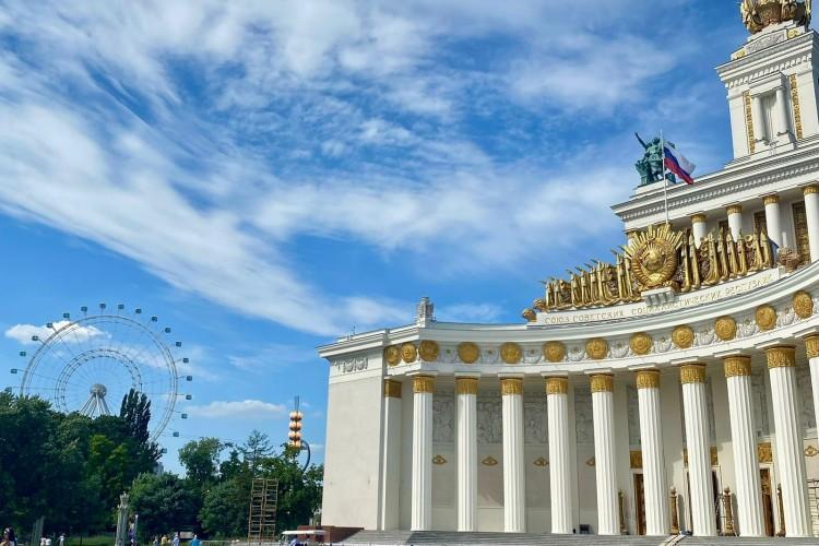 Путешествие в Москву: ВДНХ и Палеонтологический музей