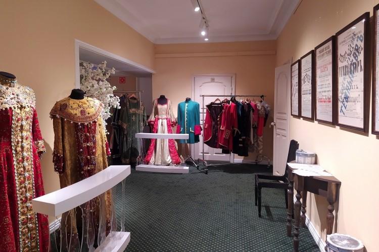 Театральный Ярославль с посещением закулисья Волковского театра