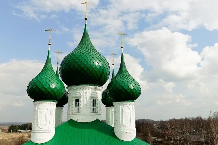 Две колокольни