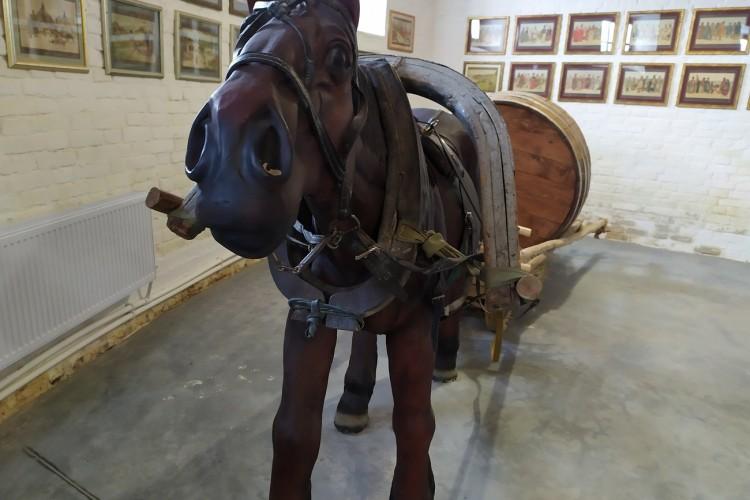 От каменной резьбы до гусарских традиций