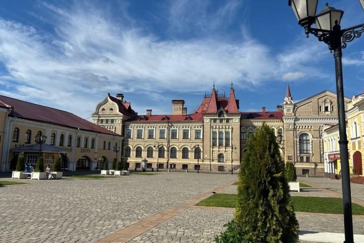 Панорама города и мелодии прошлого