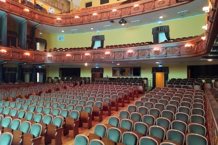 Театральный Ярославль с посещением закулисья Волковского театра