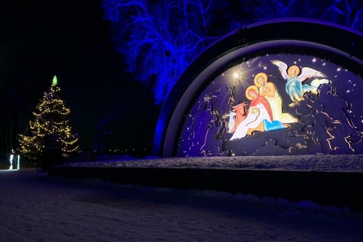 В царство Жар-птицы и в русское Рождество