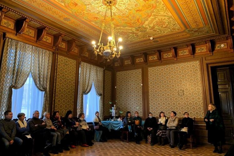 В царство Жар-птицы и в русское Рождество