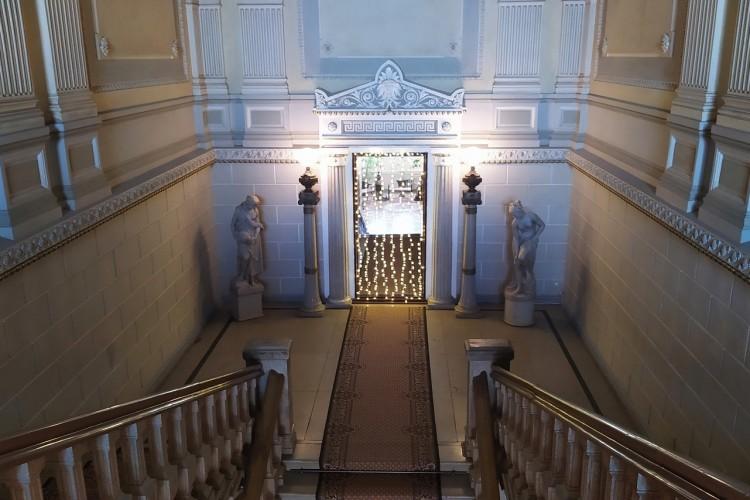 В царство Жар-птицы и в русское Рождество